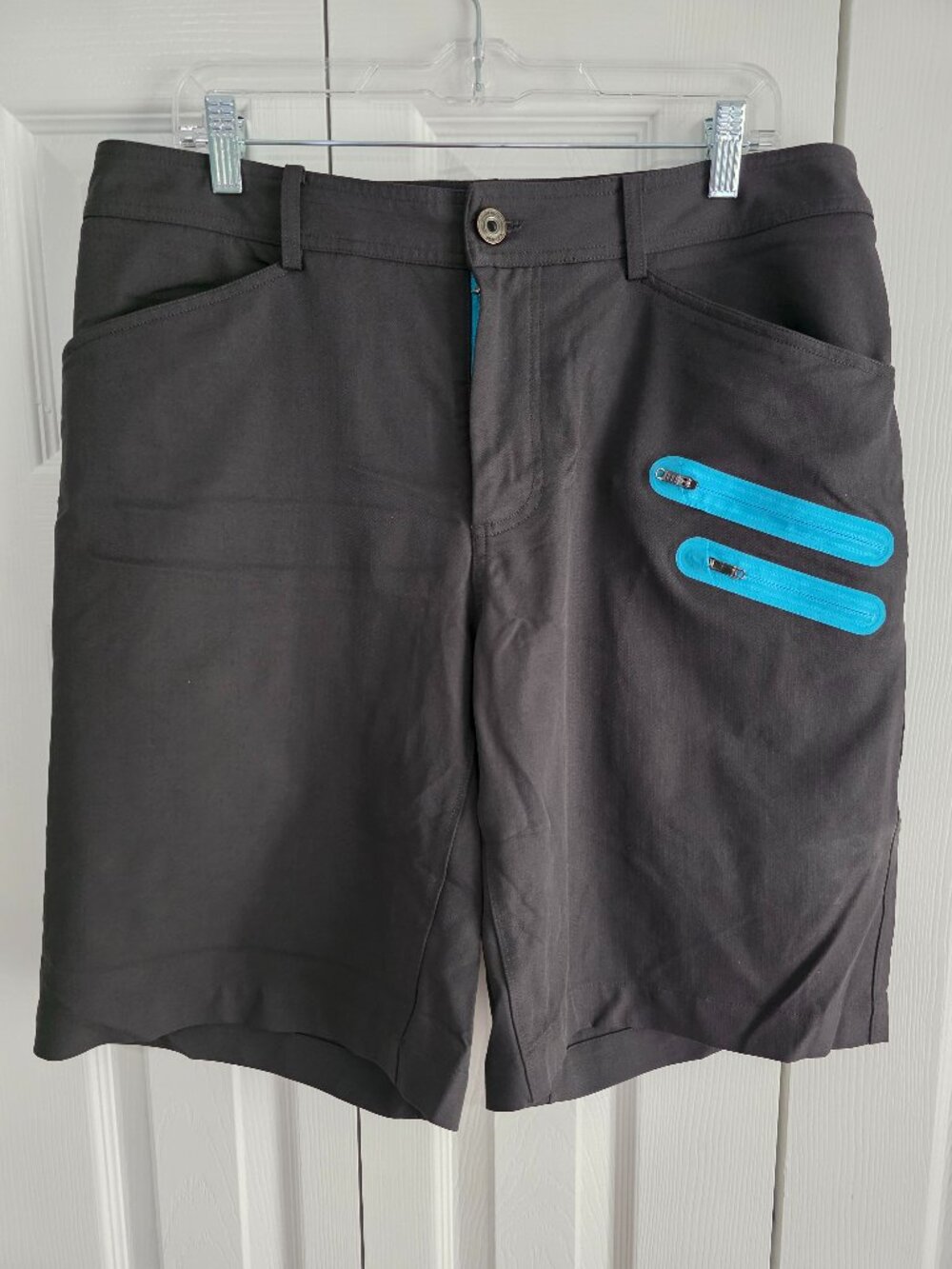 Lululemon Men’s Shorts Size 36 Gray Blue Zip Pockets Stretch Athletic Hiking